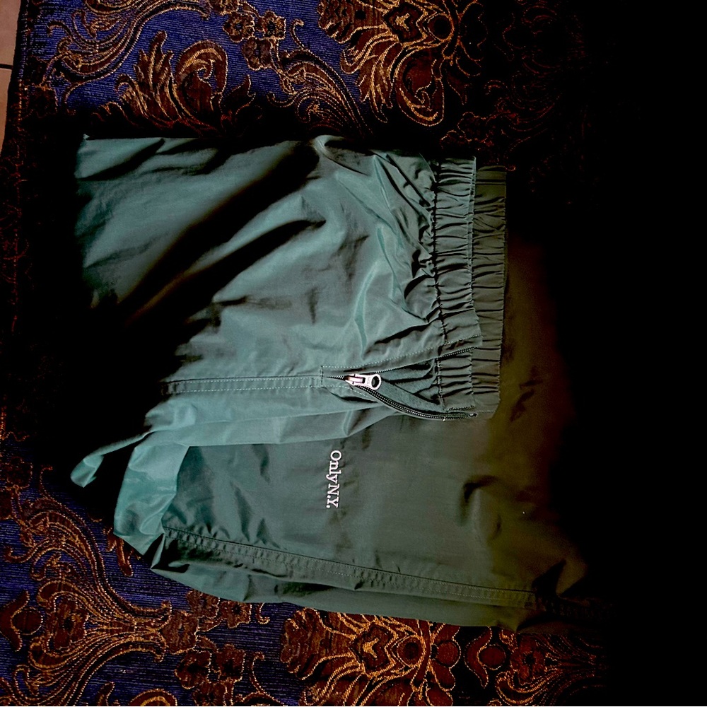 Only N.Y joggers with zipper size XL